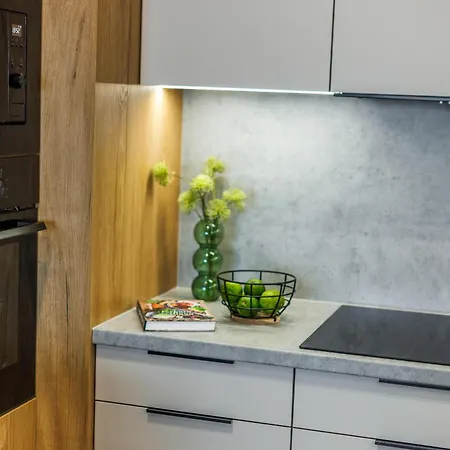 Emihouse Riverside Two-bedroom - Free Parking, Center