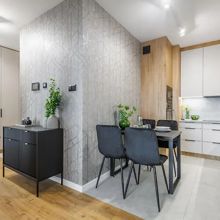 Emihouse Riverside Two-bedroom - Free Parking, Center Apartment