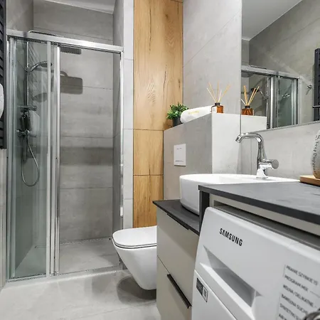 Emihouse Riverside Two-bedroom - Free Parking, Center Rzeszow