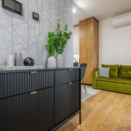 Emihouse Riverside Two-bedroom - Free Parking, Center *