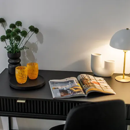 Emihouse Riverside Two-bedroom - Free Parking, Center Apartment Rzeszow