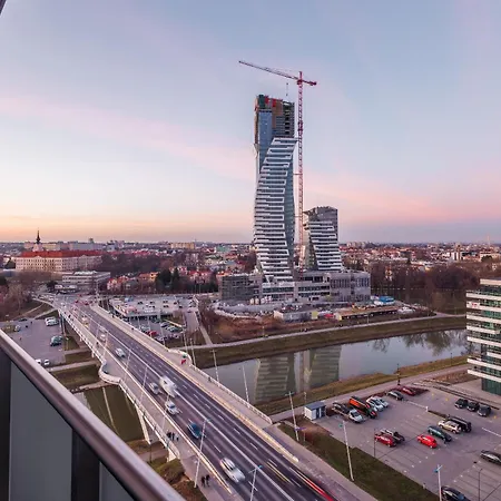 Emihouse Riverside Two-bedroom - Free Parking, Center * Rzeszow